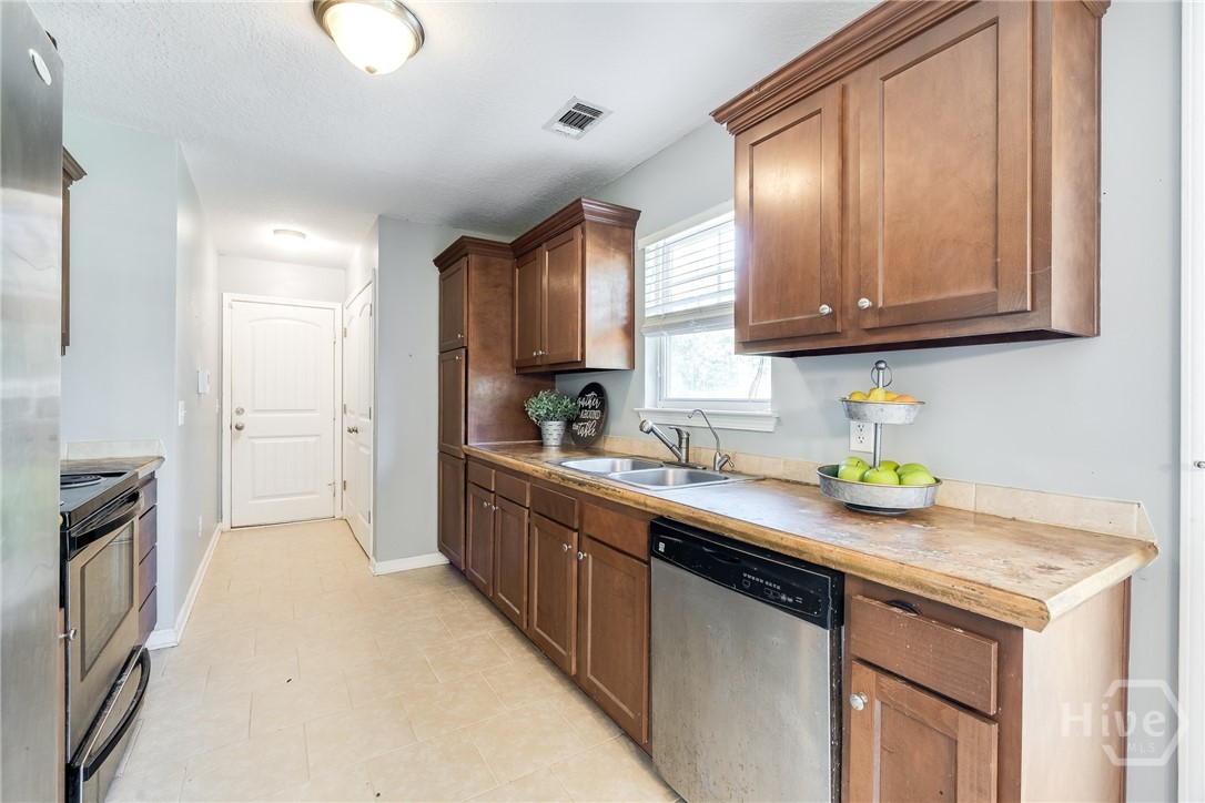 280 Barrister Circle