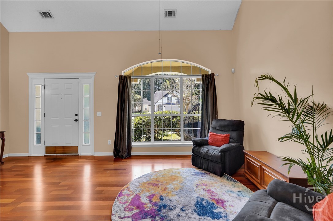 114 St Ives Way