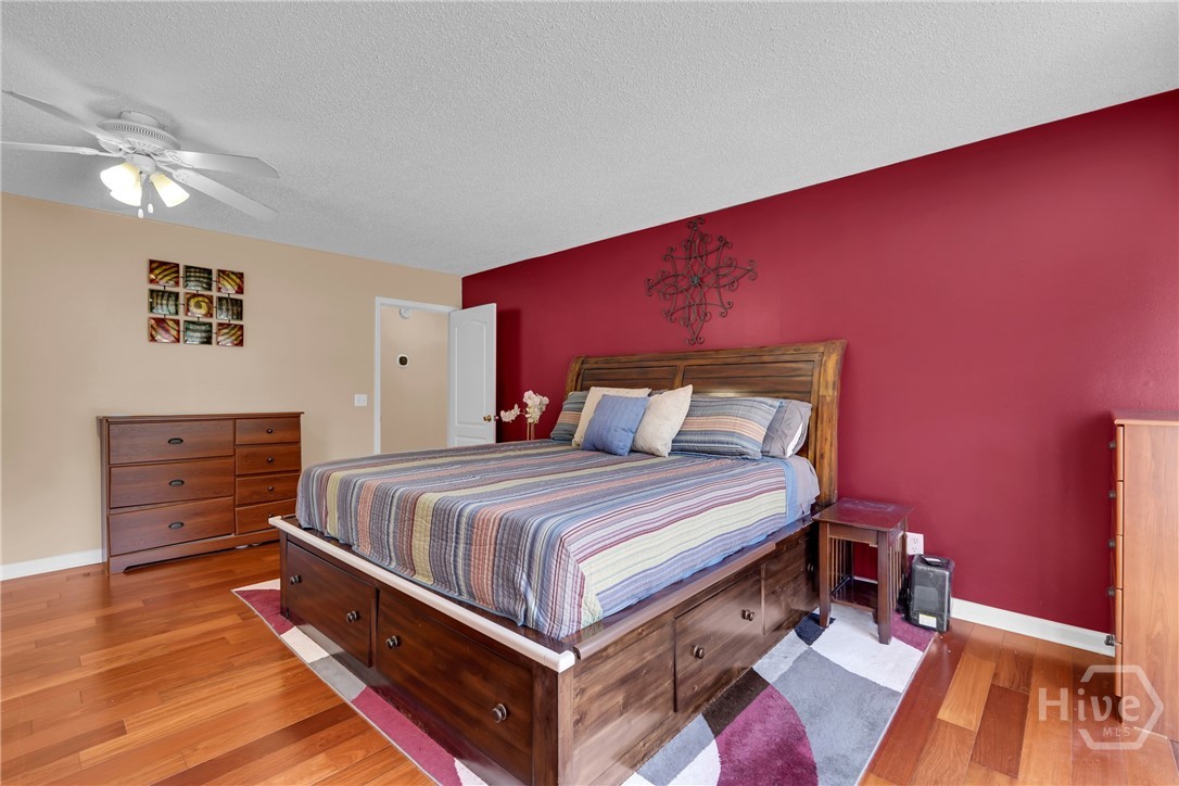 114 St Ives Way