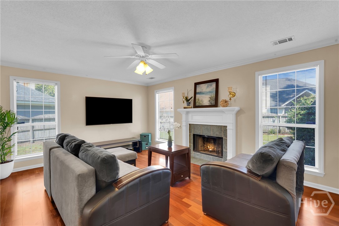 114 St Ives Way