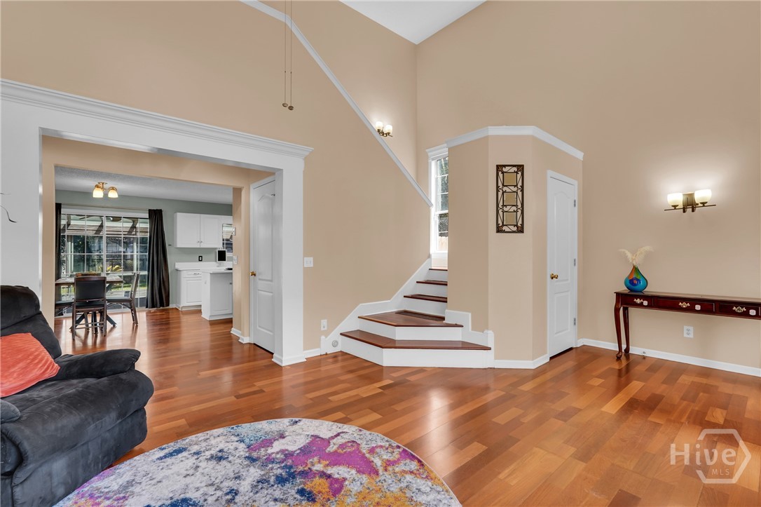 114 St Ives Way