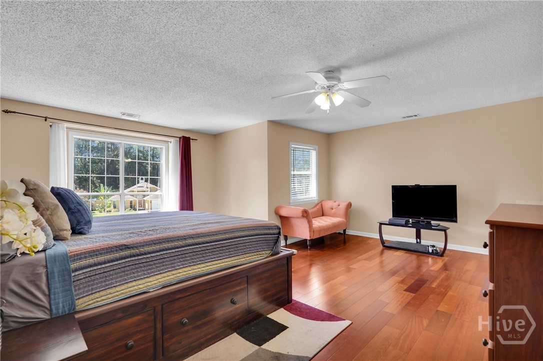 114 St Ives Way