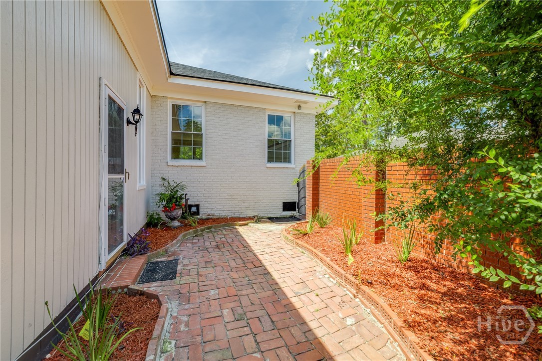 606 E 54th Street