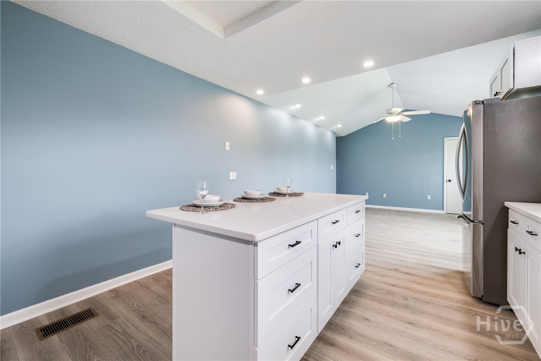 330 Lakeshore Drive