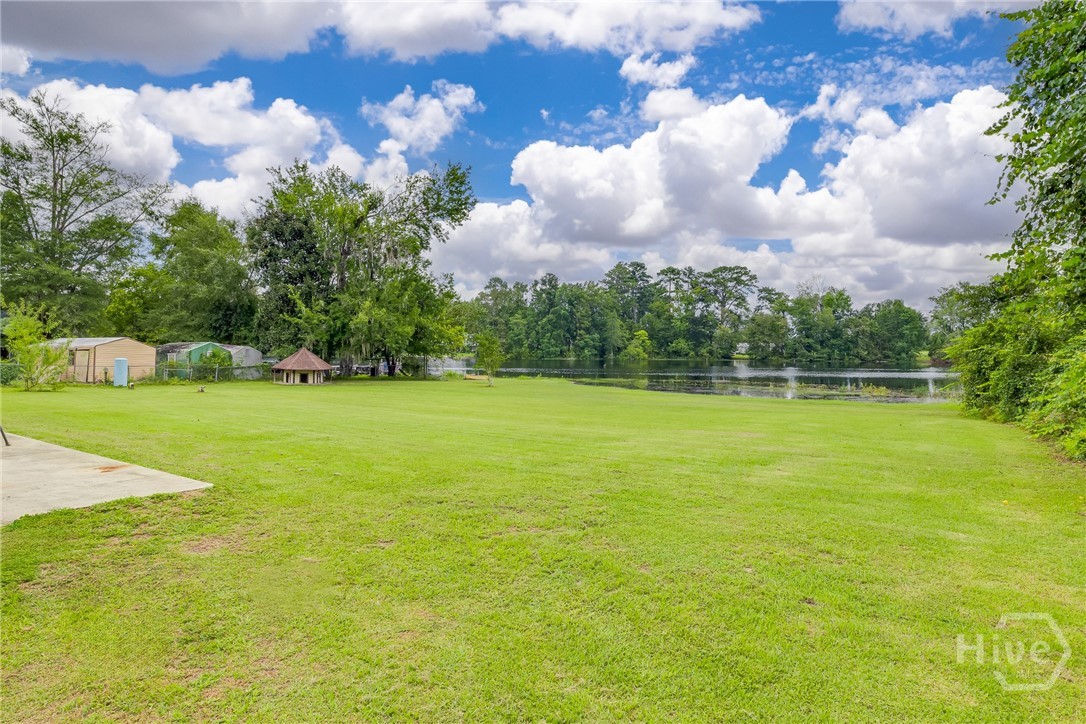 330 Lakeshore Drive