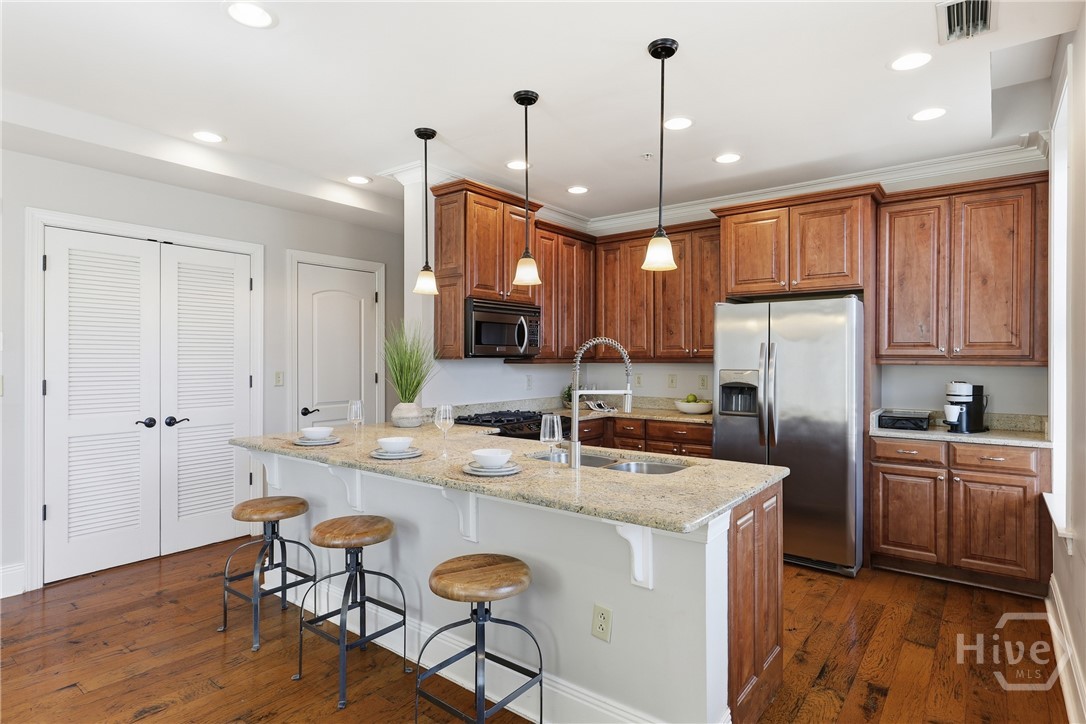 5 Whitaker Street 203E