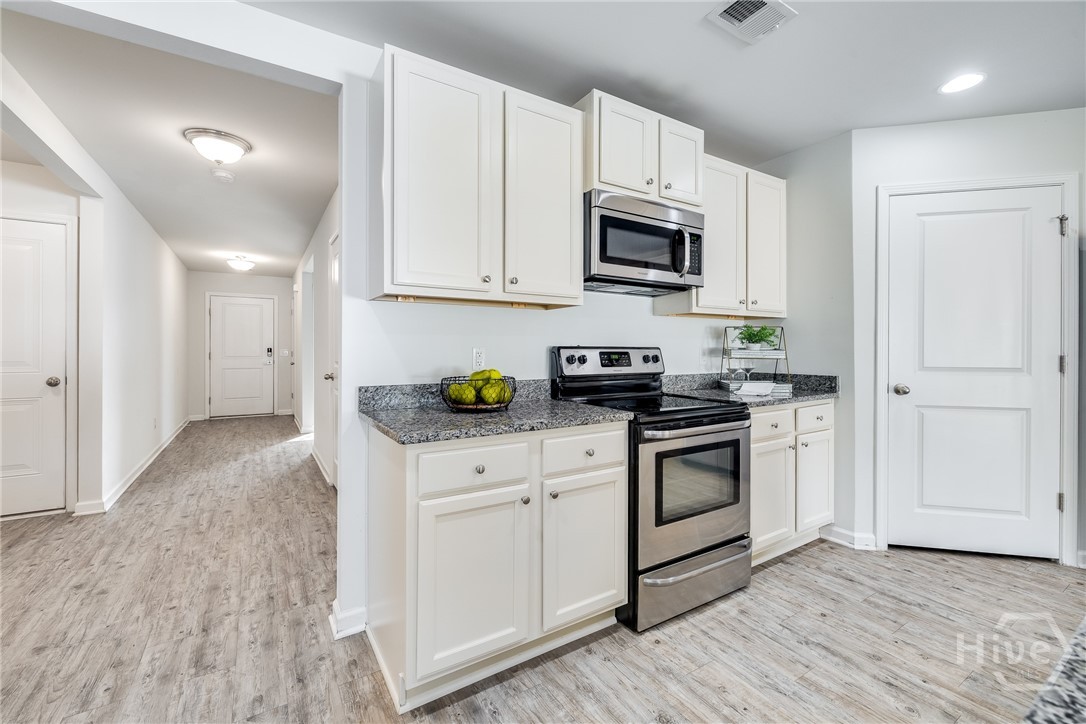 15 Hawkhorn Court