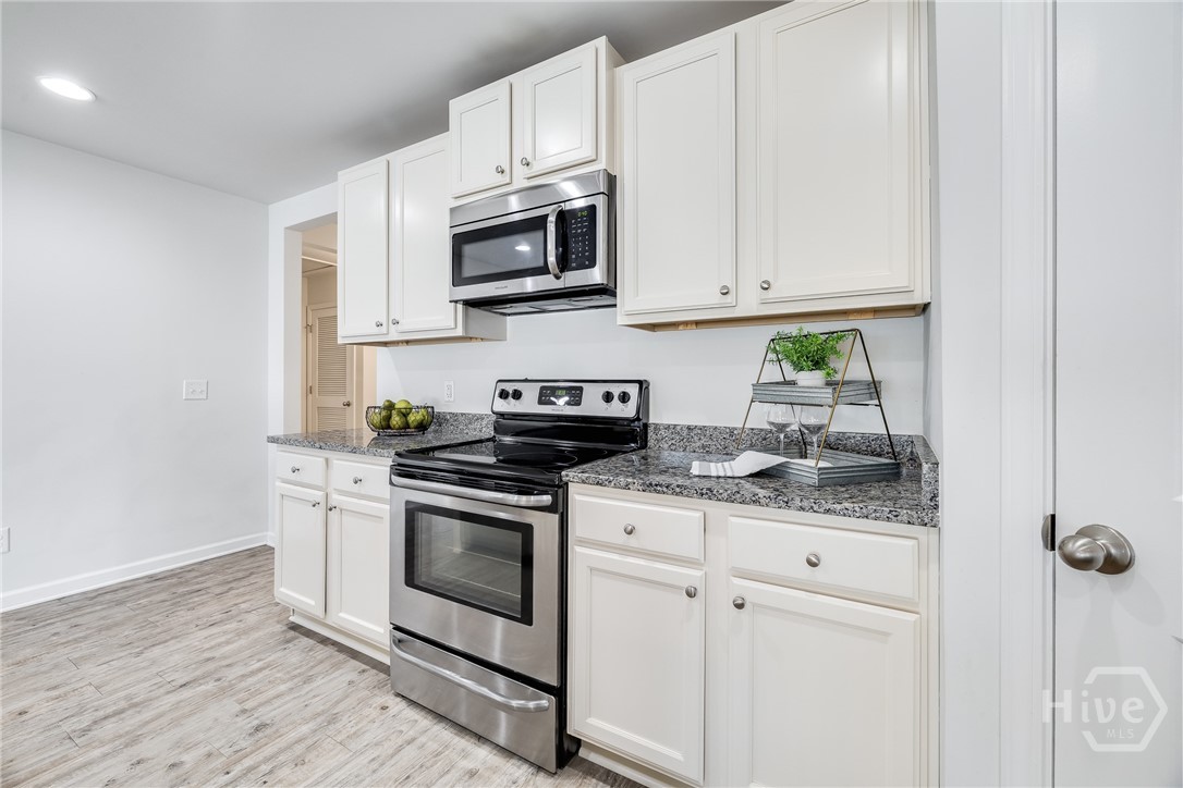 15 Hawkhorn Court