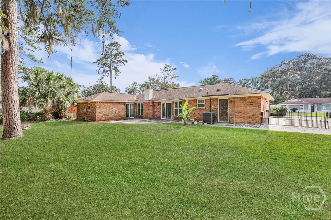 710 Leaning Oaks Drive