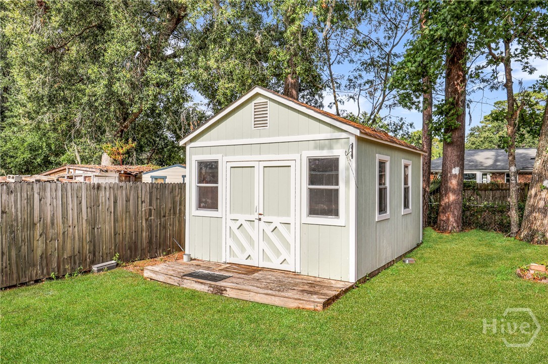 710 Leaning Oaks Drive