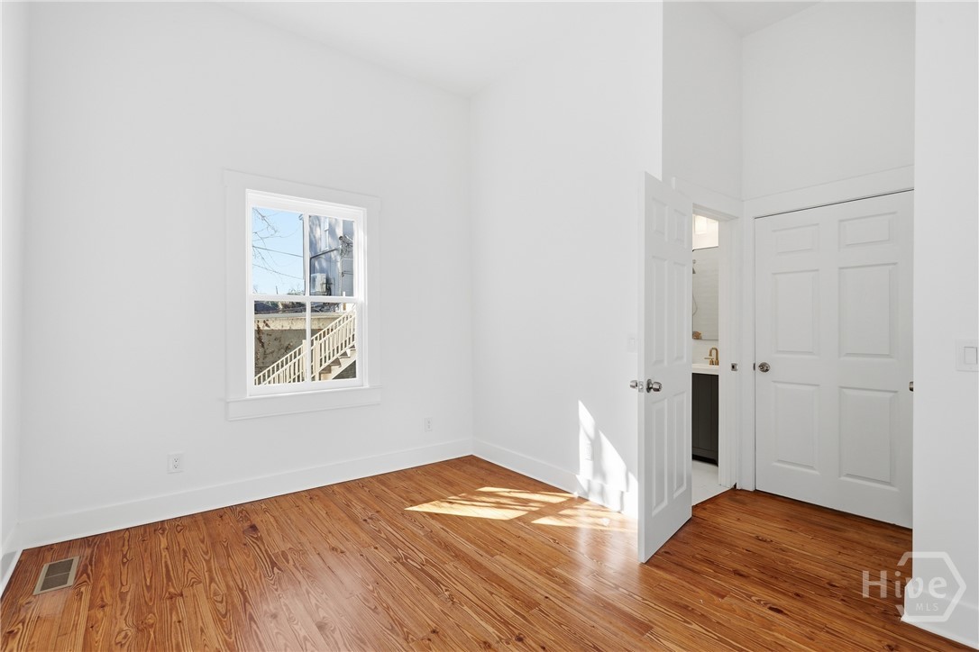 203 E 39th Street