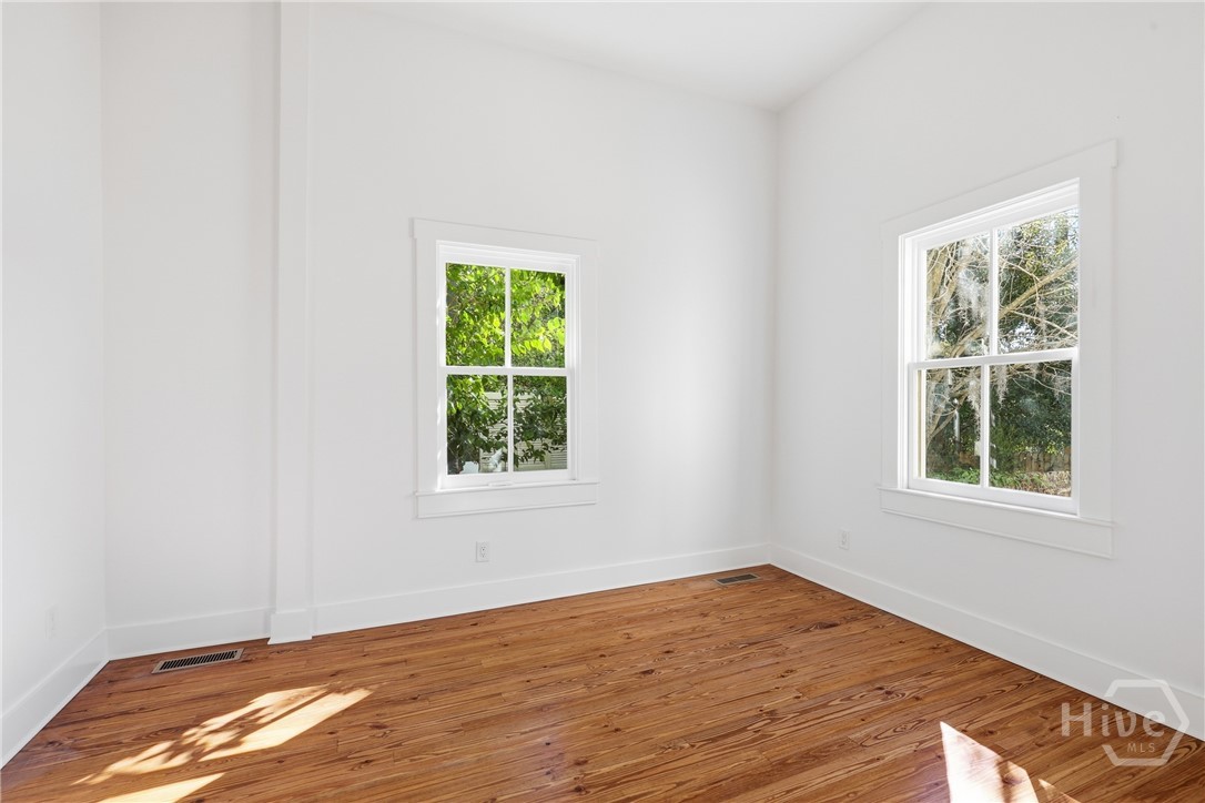 203 E 39th Street