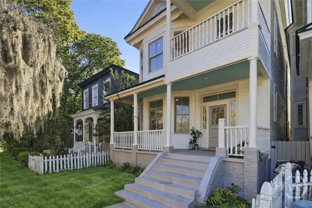 203 E 39th Street