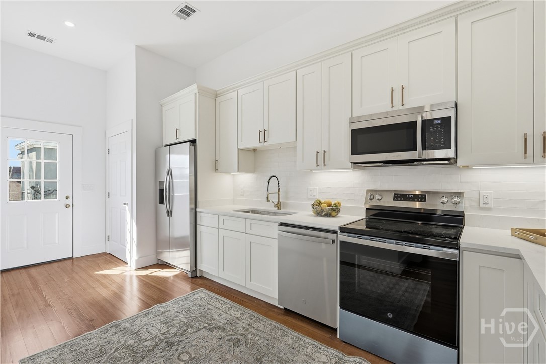 203 E 39th Street