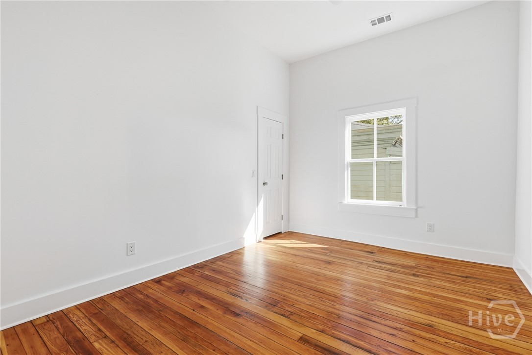 203 E 39th Street