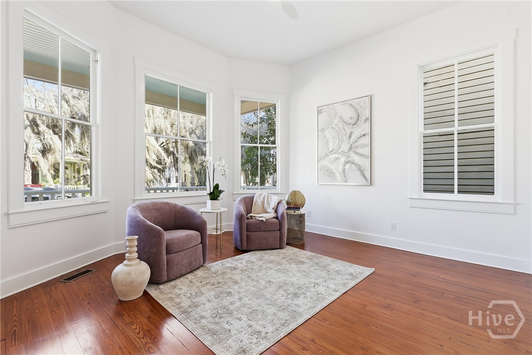 203 E 39th Street