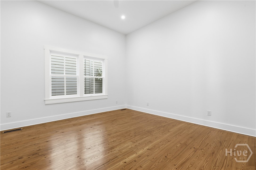 203 E 39th Street
