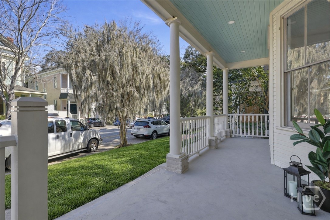 203 E 39th Street