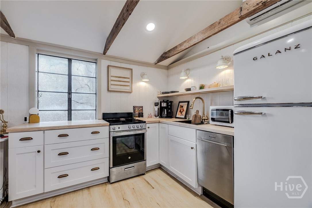 1416 E 53rd Street