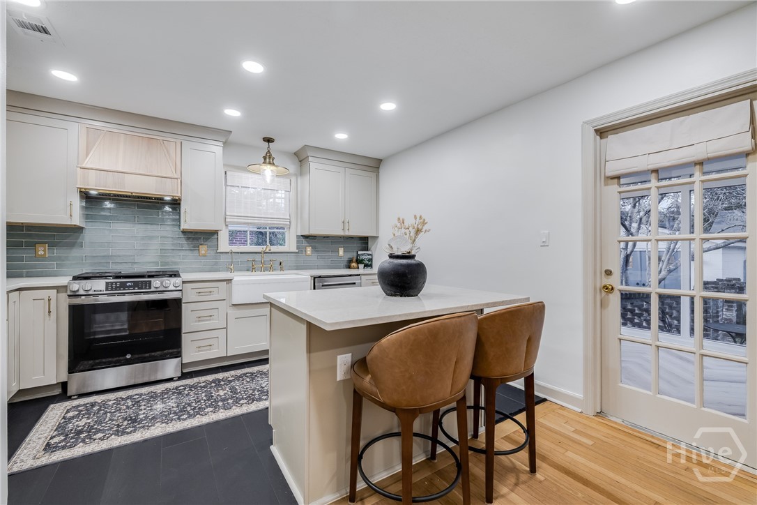 1416 E 53rd Street