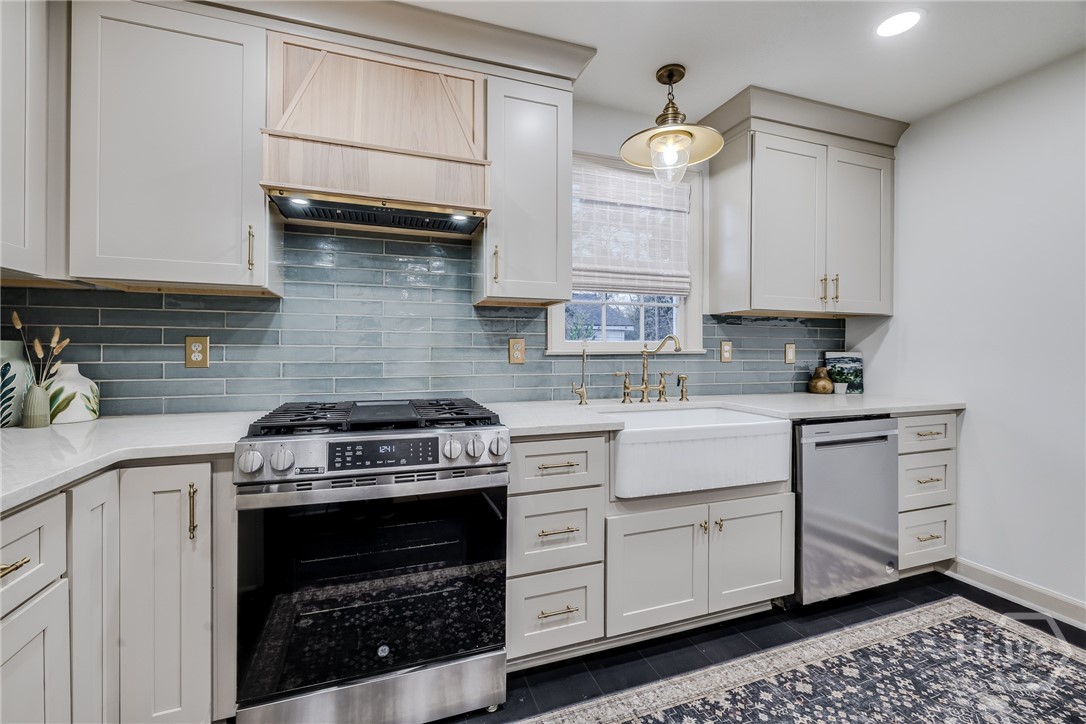 1416 E 53rd Street