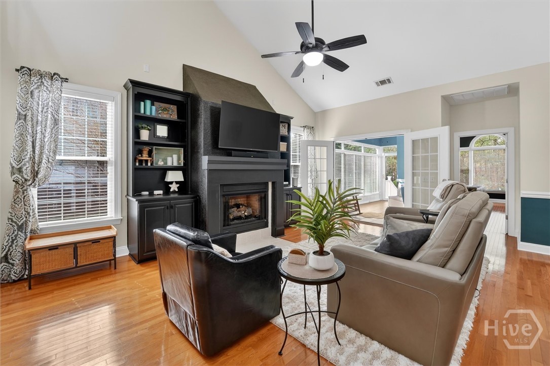 132 Peters Quay
