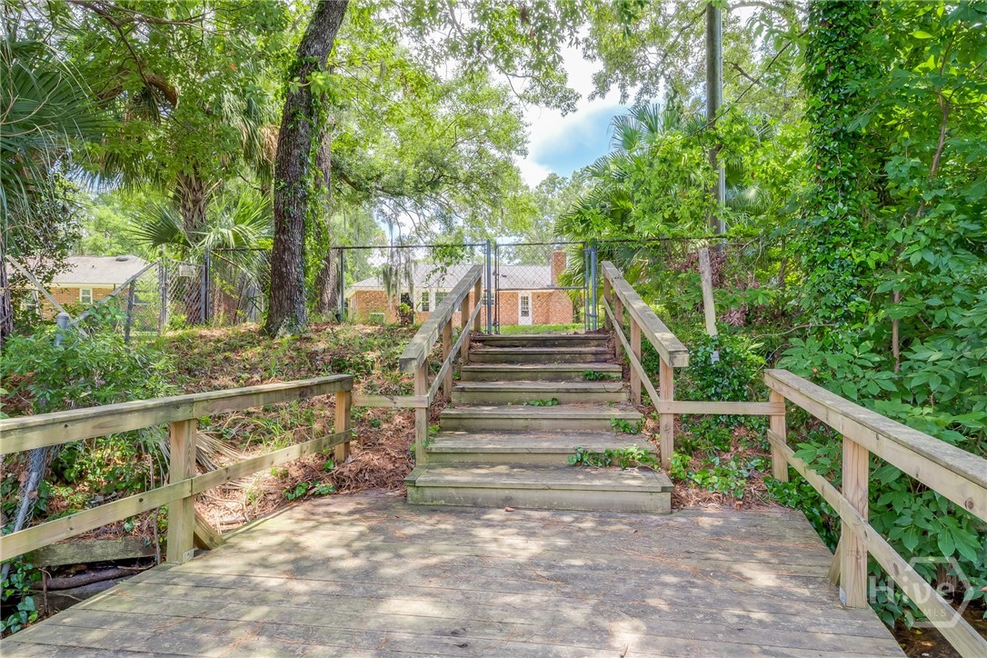 322 Suncrest Boulevard