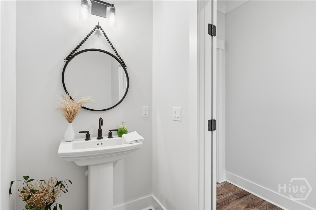 1727 Oak Forest Drive NE