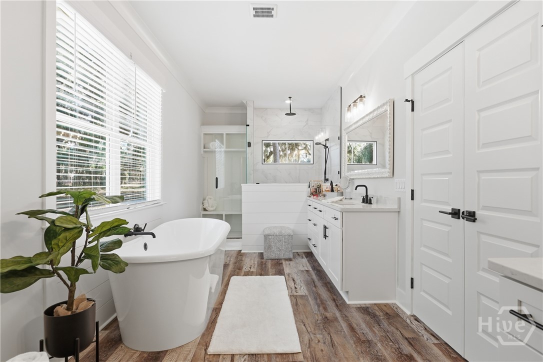 1727 Oak Forest Drive NE