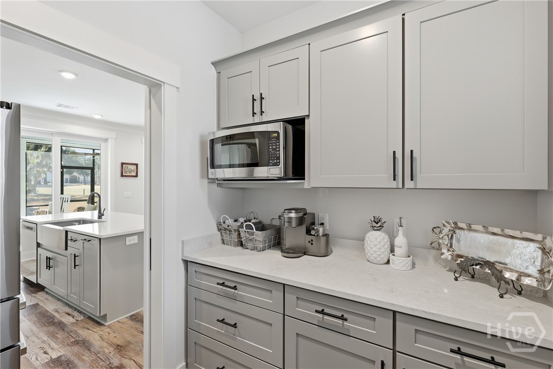 1727 Oak Forest Drive NE