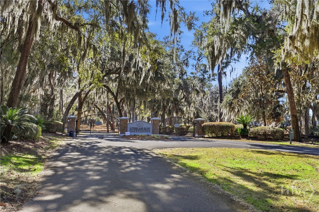 1727 Oak Forest Drive NE