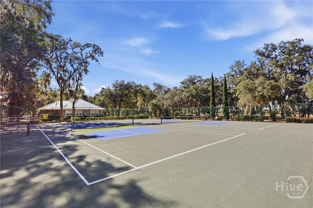 1727 Oak Forest Drive NE