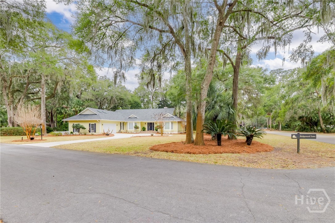 1 Hedgewood Lane