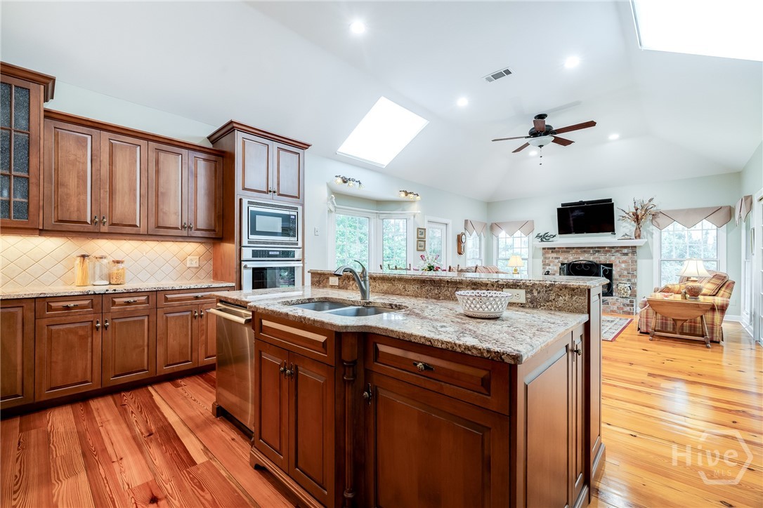 1 Hedgewood Lane