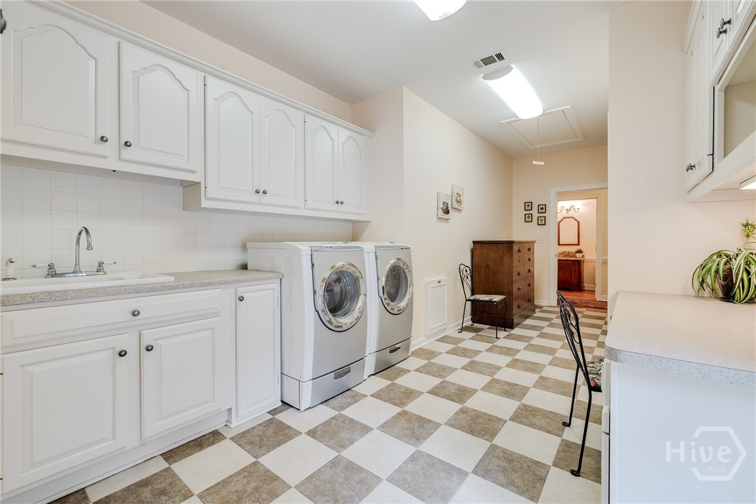 1 Hedgewood Lane