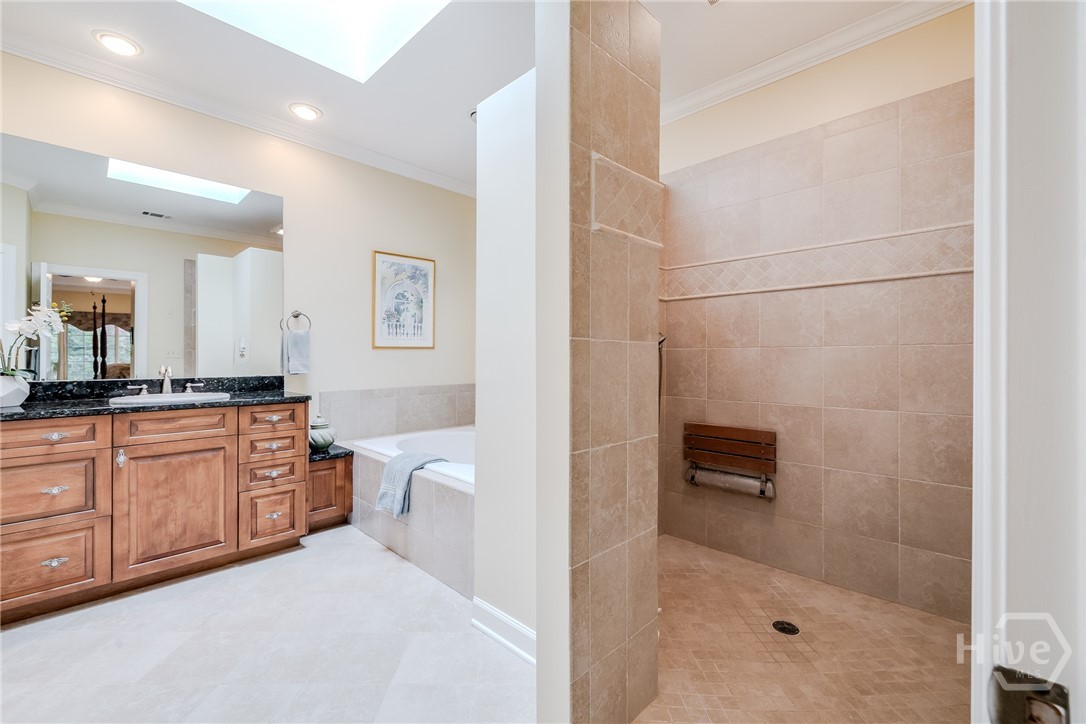 1 Hedgewood Lane