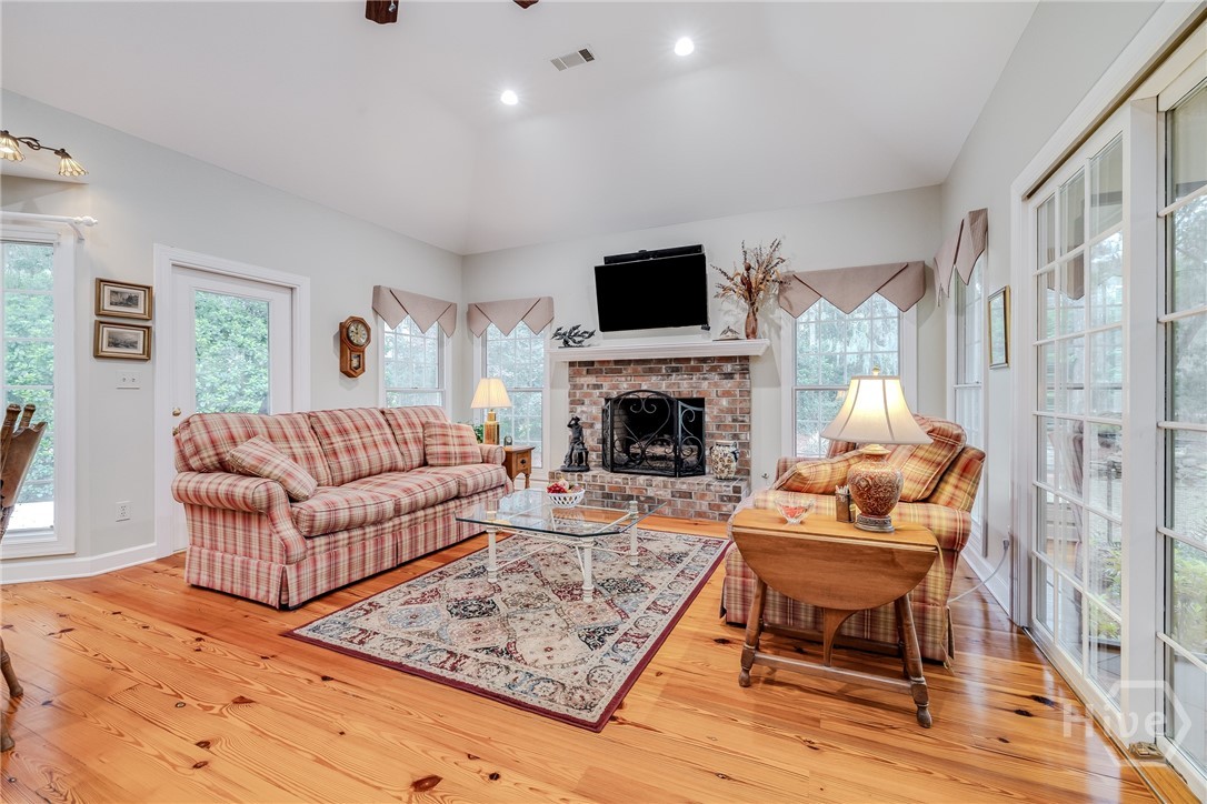1 Hedgewood Lane