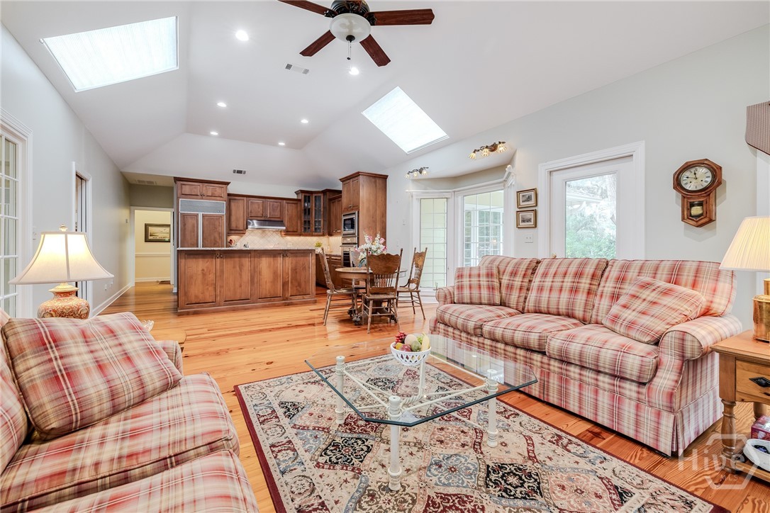 1 Hedgewood Lane