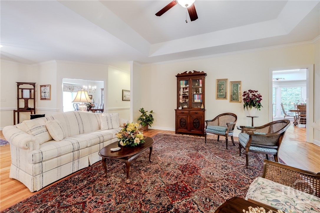 1 Hedgewood Lane