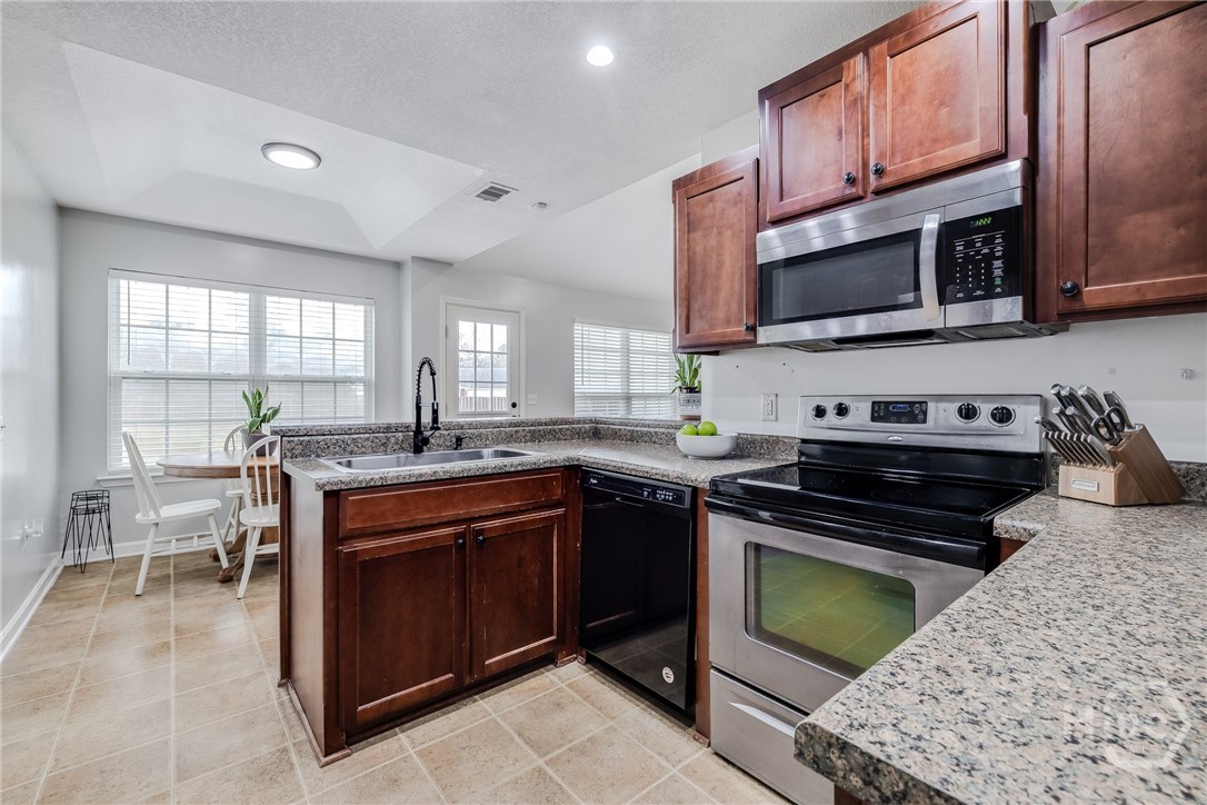 354 NE Lincoln Way