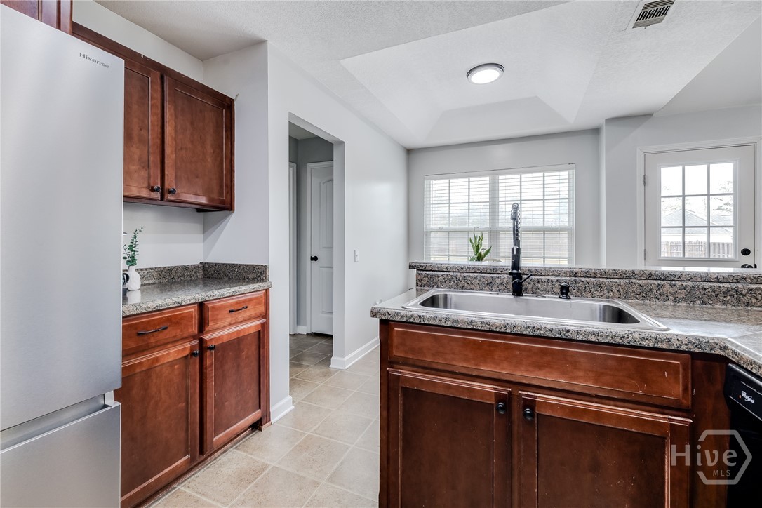 354 NE Lincoln Way