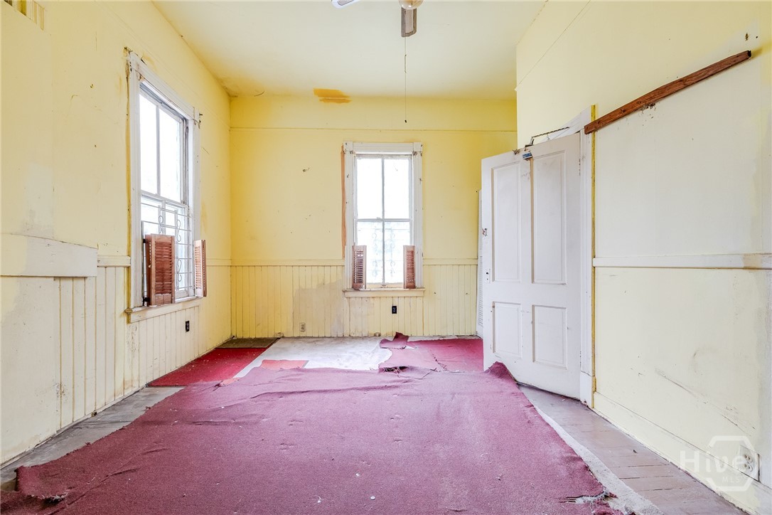 924-926 E Duffy Street