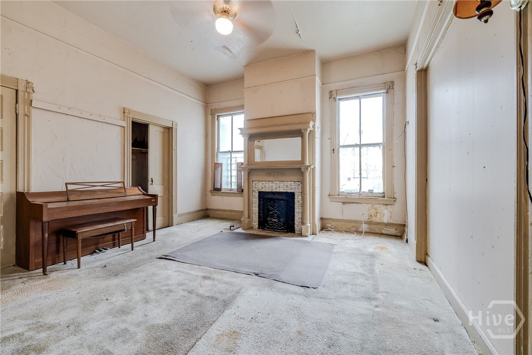 924-926 E Duffy Street