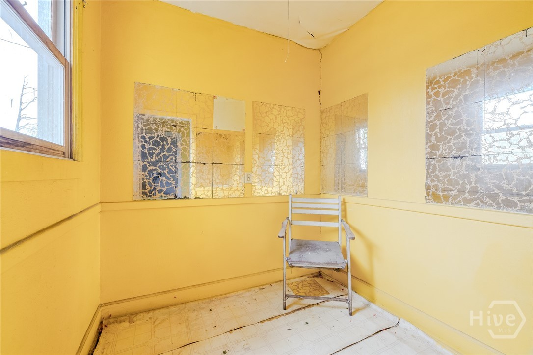 924-926 E Duffy Street