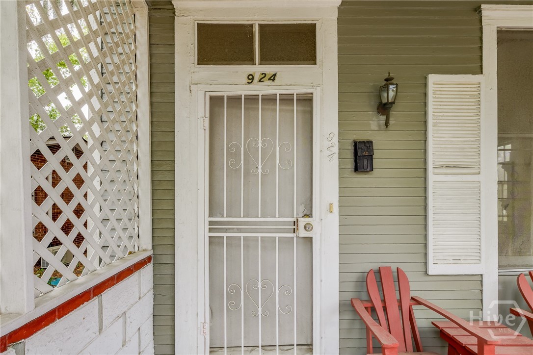 924-926 E Duffy Street