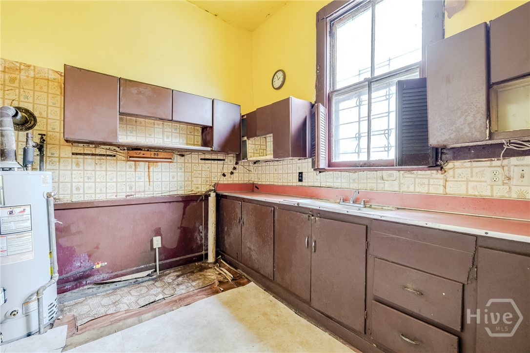 924-926 E Duffy Street