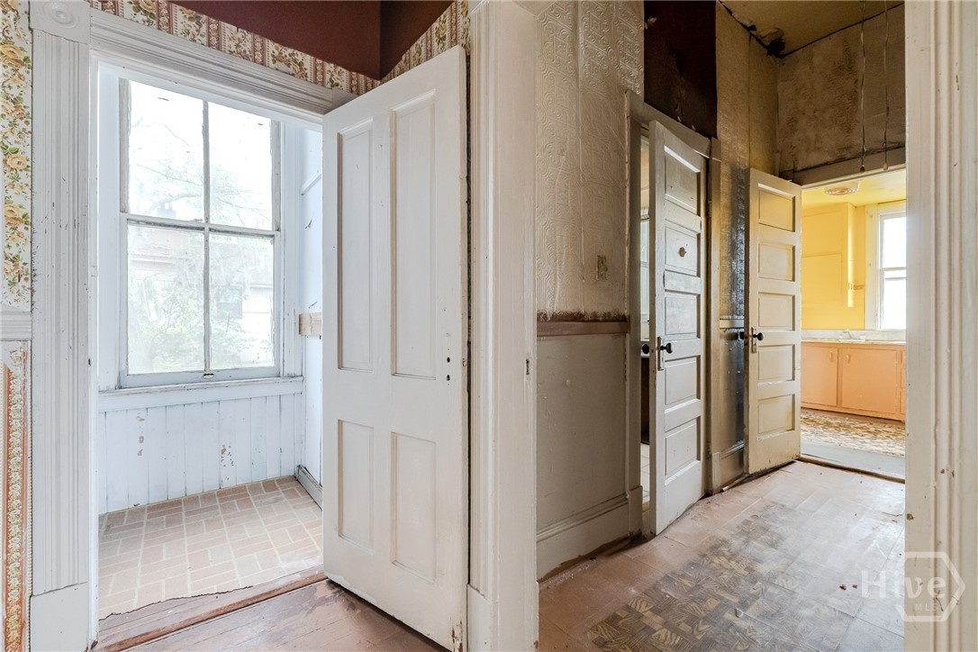 924-926 E Duffy Street