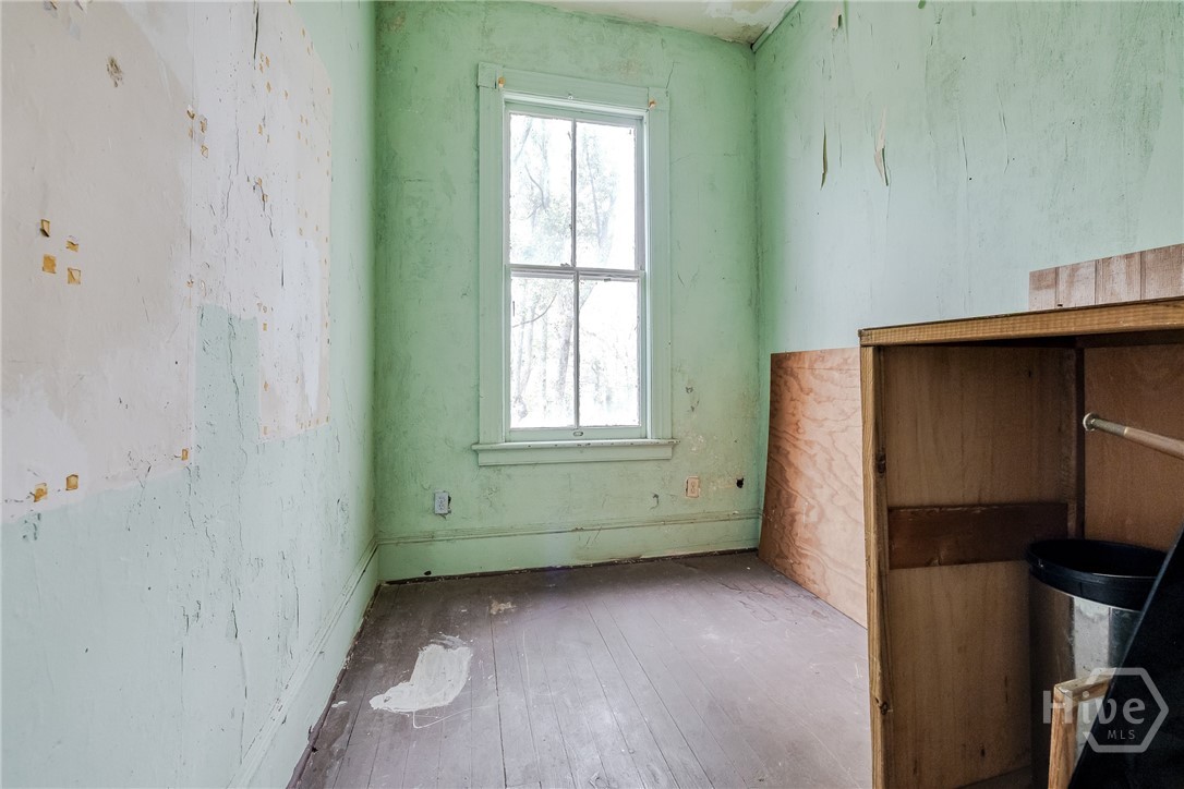 924-926 E Duffy Street