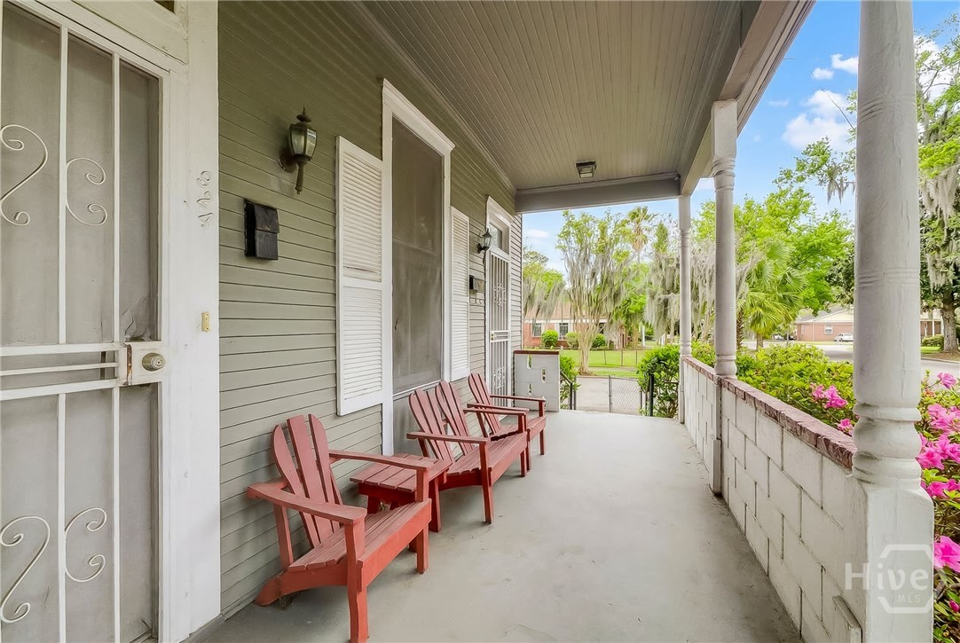 924-926 E Duffy Street