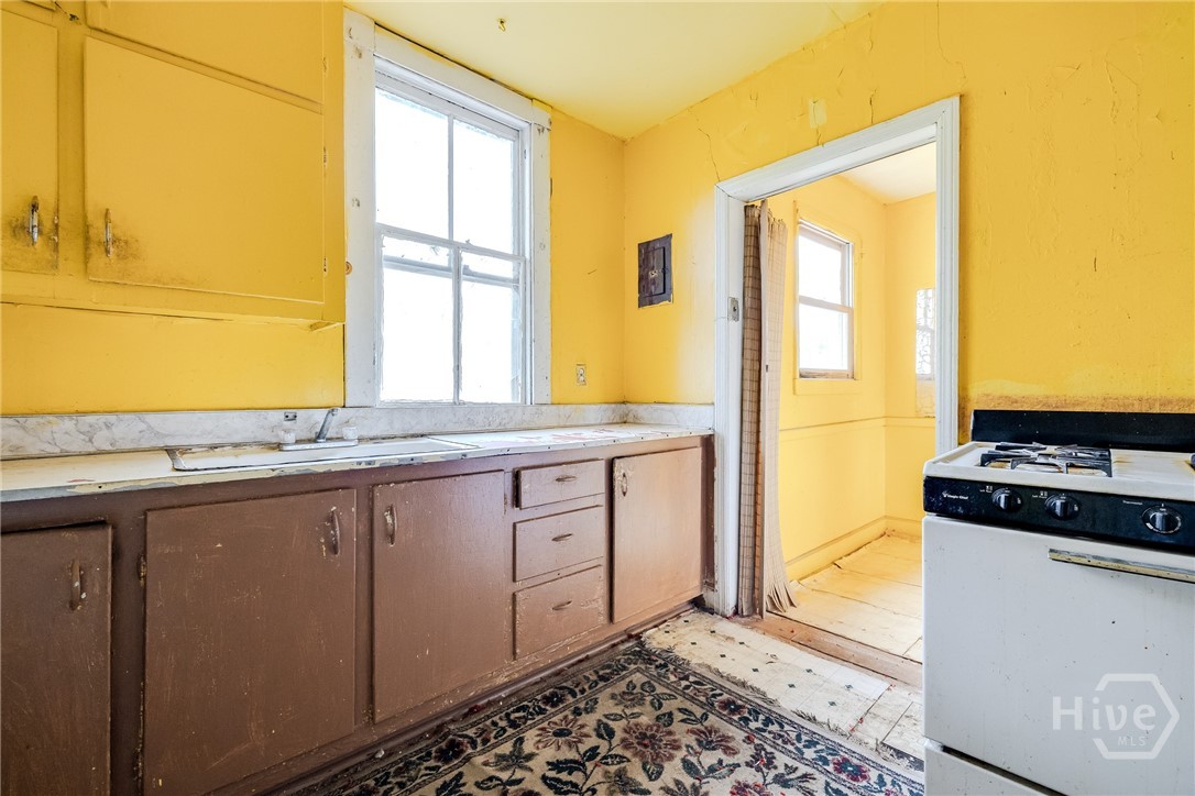 924-926 E Duffy Street